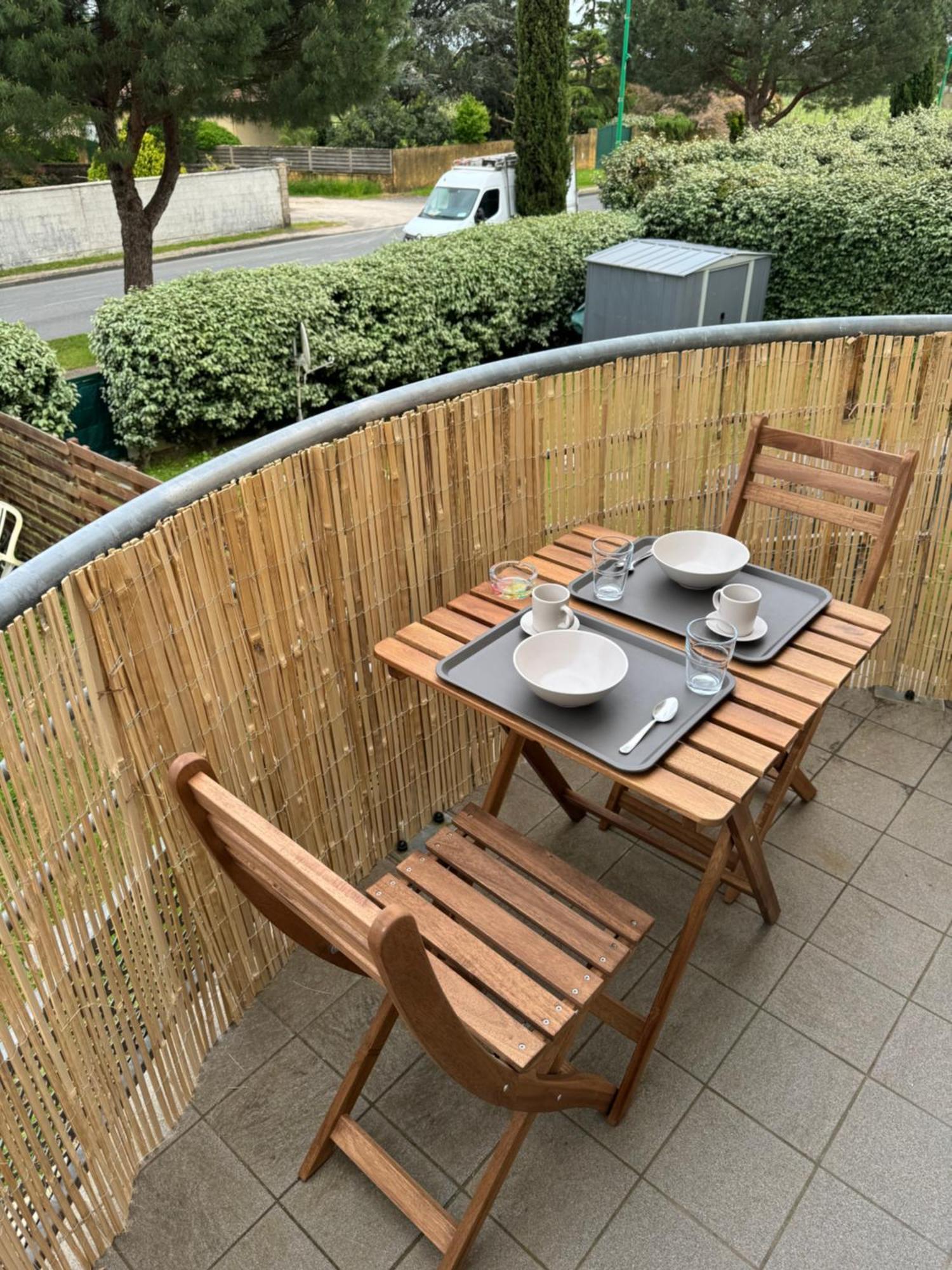 Appartement Confort Et Balcon Ludon-Médoc Exterior foto